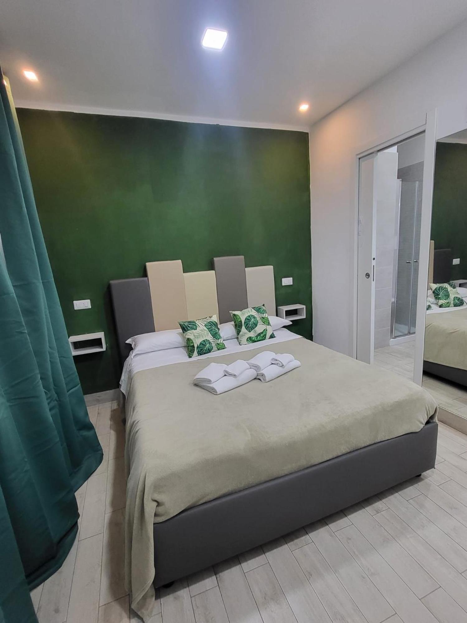 New Era Rooms Наполи Стая снимка
