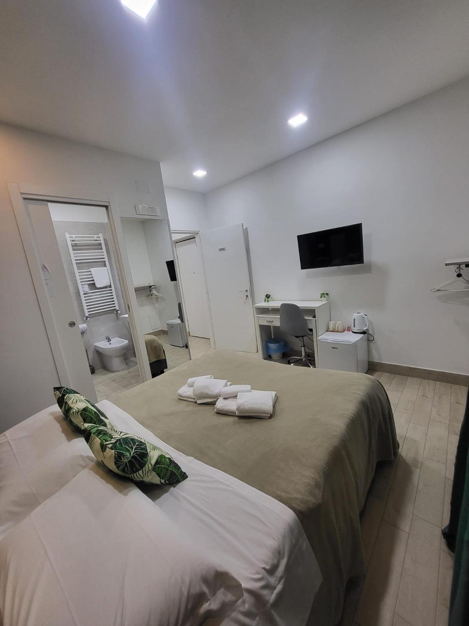 New Era Rooms Наполи Екстериор снимка