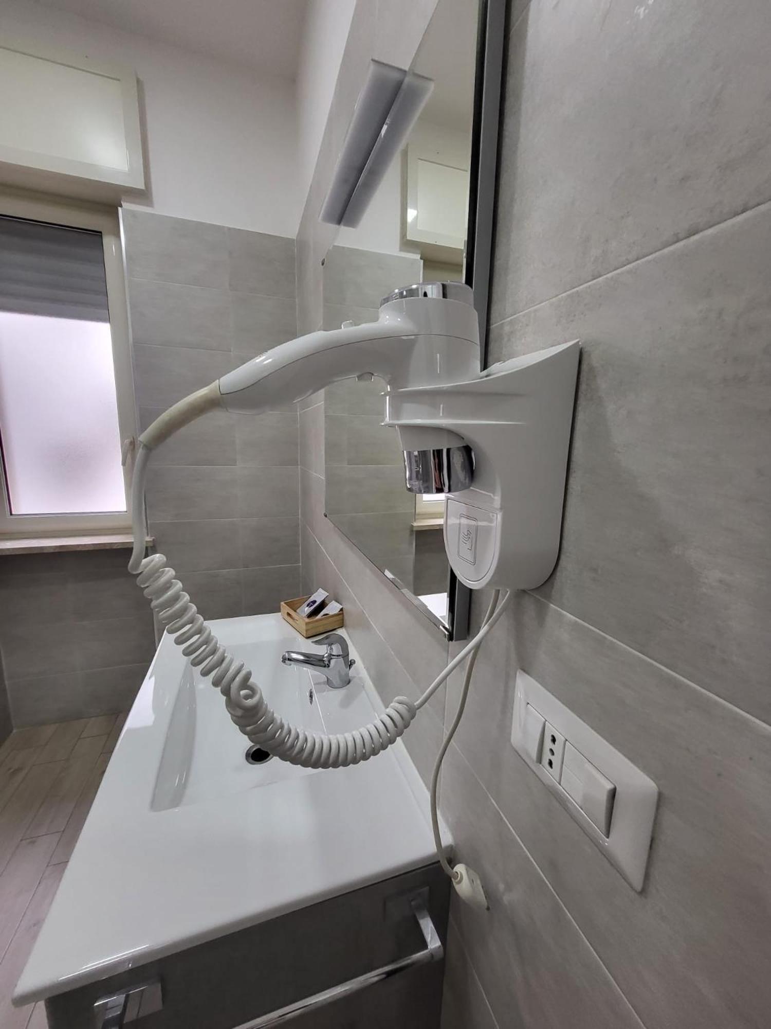 New Era Rooms Наполи Екстериор снимка